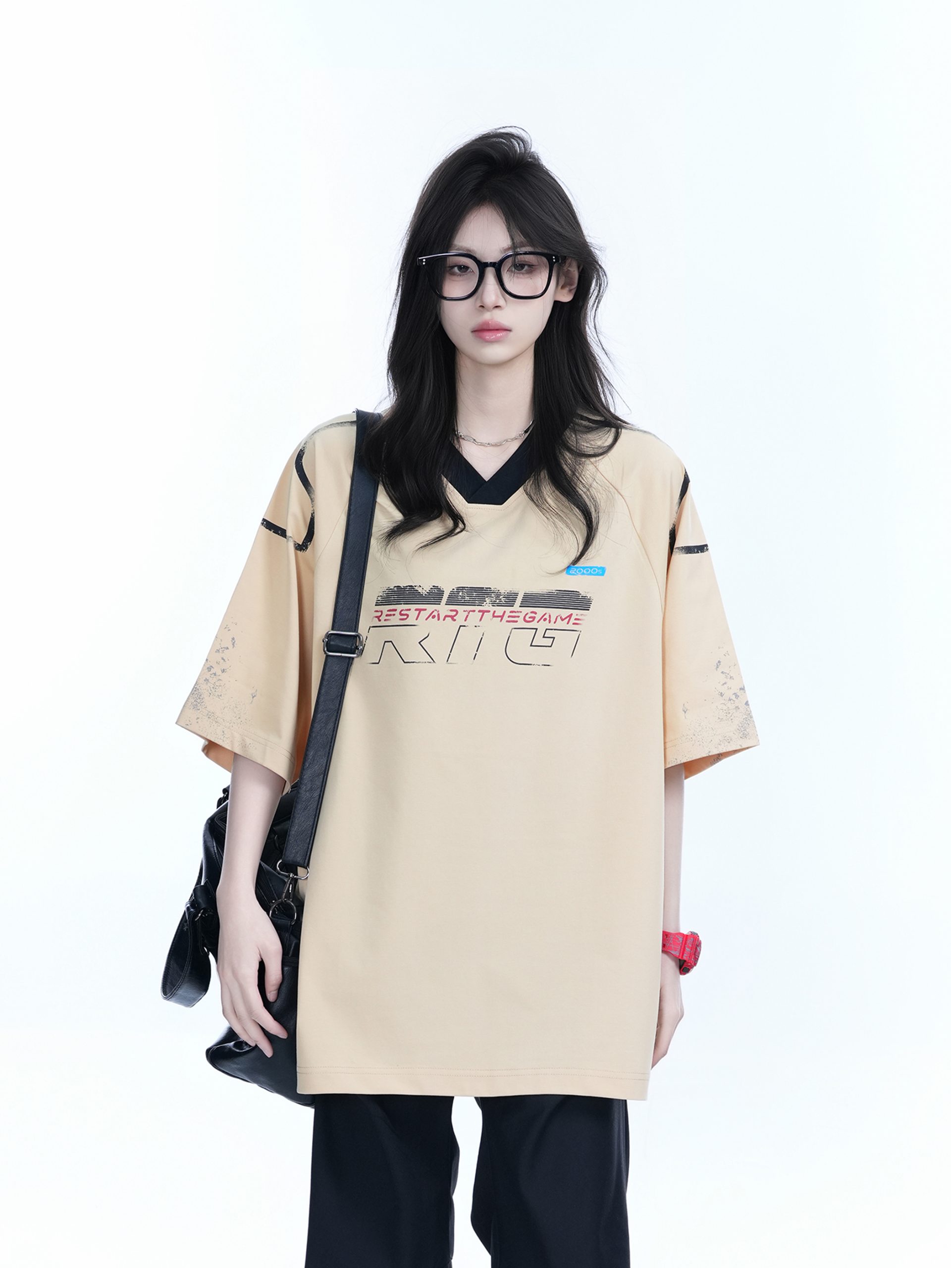 Oversized V-Neck Short Sleeve T-Shirt for Women - American Street Style with Sit and Eat Until the Mountains Are Empty Graphic Oversized V-Neck Short Sleeve T-Shirt for Women - American Street Style with Sit and Eat Until the Mountains Are Empty Graphic