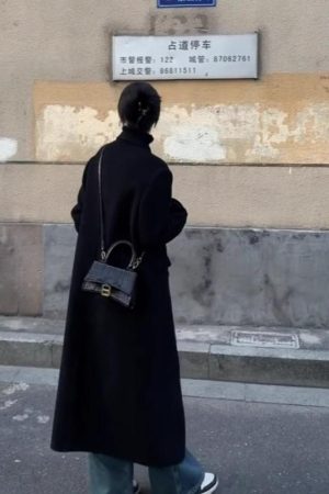 Petite Hepburn-Style Black Double-Faced Cashmere Coat for Women, Mid-Length Woolen Outerwear for Autumn/Winter 2024
