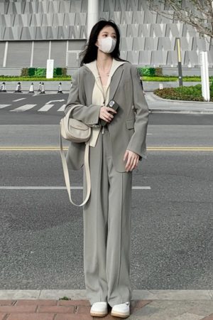 Petite Loose Casual Gray Suit Jacket for Women - Korean Style Blazer for Early Autumn Fashion