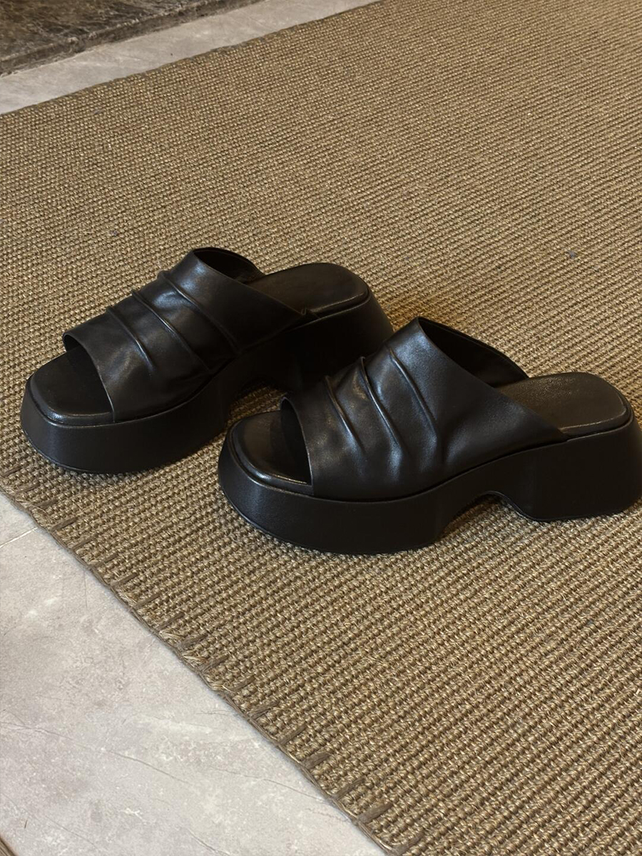 Petite Sheepskin Retro Slip-On Sandals for Women - Thick-Soled, Height-Increasing, Wrinkled Square Toe, Open Toe Design Petite Sheepskin Retro Slip-On Sandals for Women - Thick-Soled, Height-Increasing, Wrinkled Square Toe, Open Toe Design