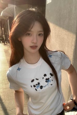 Petite Slim Fit Short-Sleeved T-Shirt with Patch Embroidery for Women - Trendy Summer Style, Age-Reducing Design