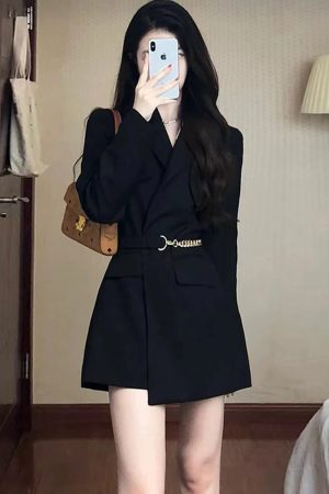 Petite Women's Black Suit Jacket - Elegant Korean Style, Tailored Design for a Gentle and Mature Look