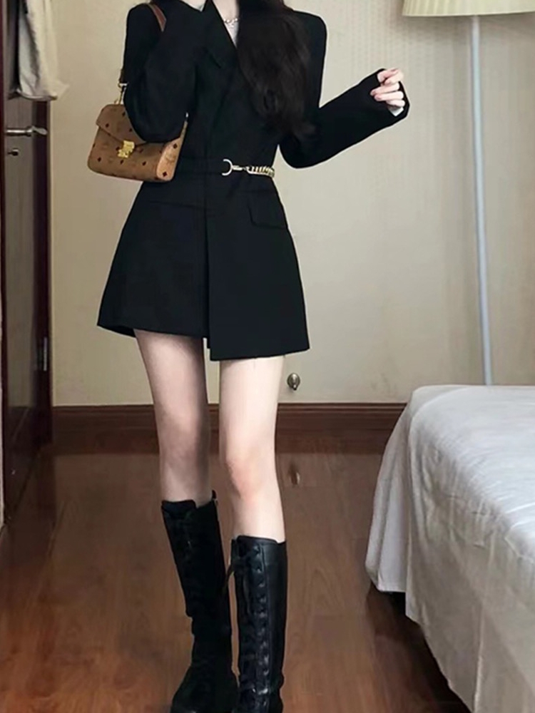 Petite Women's Black Suit Jacket - Elegant Korean Style, Tailored Design for a Gentle and Mature Look Petite Women's Black Suit Jacket - Elegant Korean Style, Tailored Design for a Gentle and Mature Look