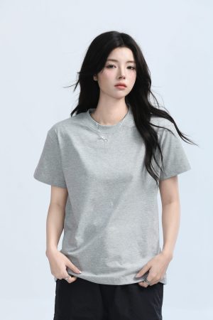 Petite Women's Fitted Gray Short-Sleeve T-Shirt with Round Neck - Summer Style, Casual Graphic Tee for Trendy Looks