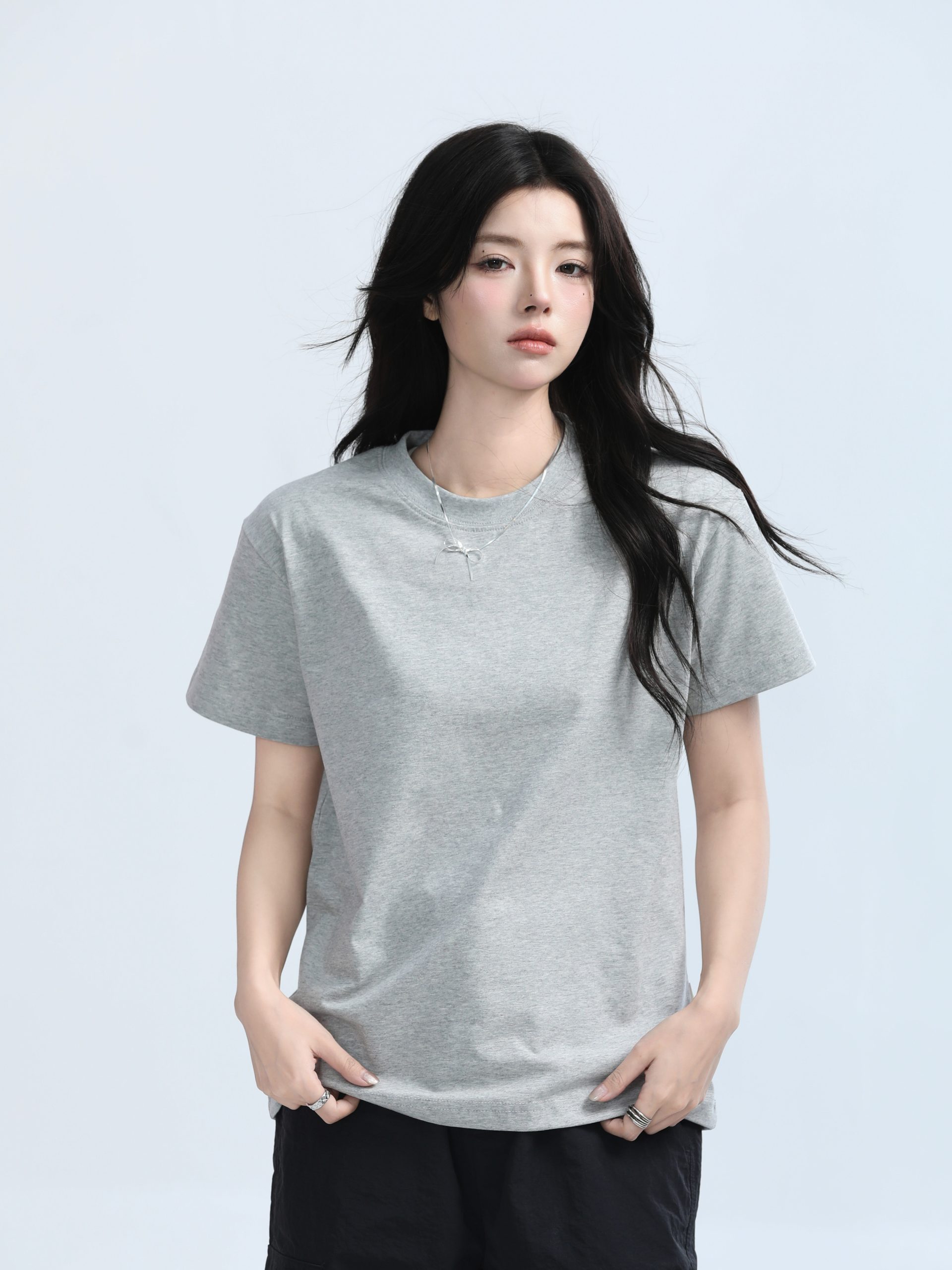Petite Women's Fitted Gray Short-Sleeve T-Shirt with Round Neck - Summer Style, Casual Graphic Tee for Trendy Looks Petite Women's Fitted Gray Short-Sleeve T-Shirt with Round Neck - Summer Style, Casual Graphic Tee for Trendy Looks