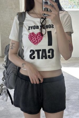 Pink Leopard Print Heart Short Sleeve Fitted Cotton T-Shirt for Women - Trendy Age-Reducing Design