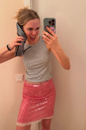 Playful Guava Pink Sequined Bodycon Half Skirt with Lace Trim - Trendy Y2K Style for a Chic Look