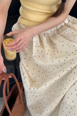 Plus Size Apricot Polka Dot A-Line Half Skirt for Curvy Women - Flattering High-Waisted Summer Style 2025