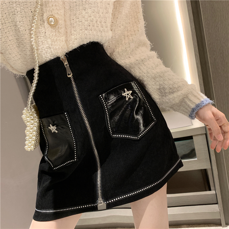 Plus Size Black One-Piece High-Waisted A-Line Skirt for Women - Slimming Zipper Detail, Perfect for Spring and Summer Fashion. Plus Size Black One-Piece High-Waisted A-Line Skirt for Women - Slimming Zipper Detail, Perfect for Spring and Summer Fashion.