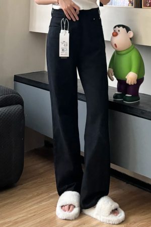 Plus-Size Black Straight-Leg Jeans for Petite Women - 2025 New Style, Loose Fit, Casual Fashion Essential