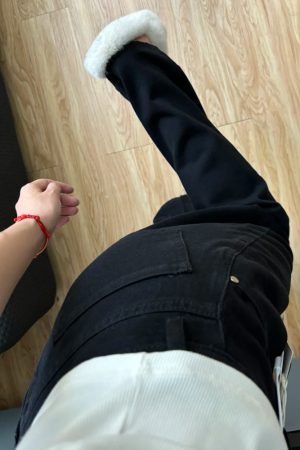 Plus-Size Black Straight-Leg Jeans for Petite Women - 2025 New Style, Loose Fit, Casual Fashion Essential