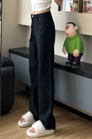 Plus-Size Black Straight-Leg Jeans for Petite Women - 2025 New Style, Loose Fit, Casual Fashion Essential