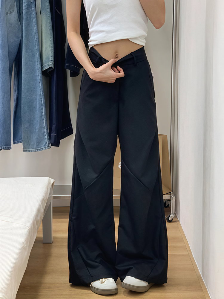 Plus Size Black Wide-Leg Trousers for Women - High-Waisted, Loose Fit, Casual Pleated Pants for Summer 2025 Plus Size Black Wide-Leg Trousers for Women - High-Waisted, Loose Fit, Casual Pleated Pants for Summer 2025