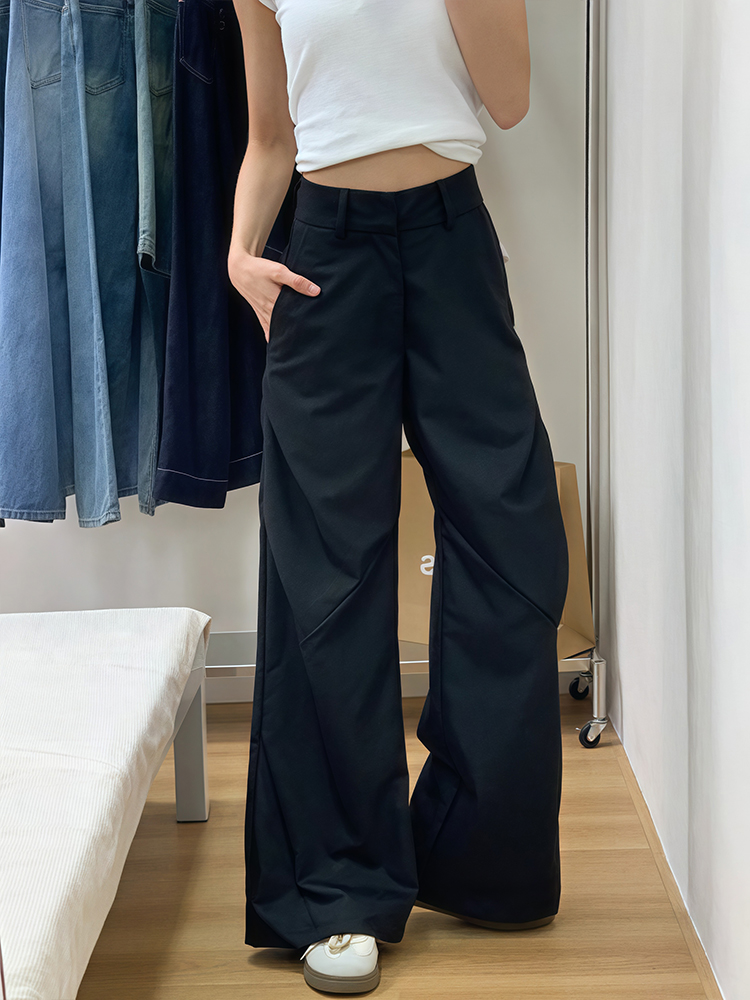 Plus Size Black Wide-Leg Trousers for Women - High-Waisted, Loose Fit, Casual Pleated Pants for Summer 2025 Plus Size Black Wide-Leg Trousers for Women - High-Waisted, Loose Fit, Casual Pleated Pants for Summer 2025