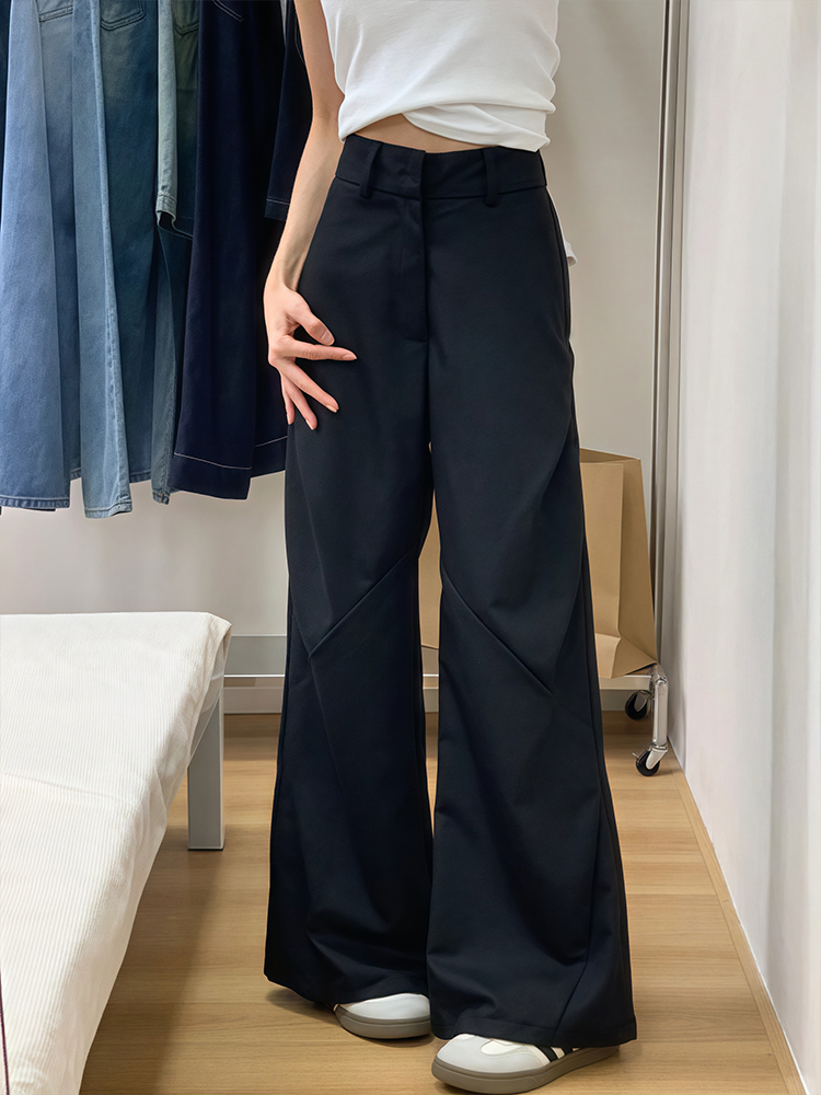Plus Size Black Wide-Leg Trousers for Women - High-Waisted, Loose Fit, Casual Pleated Pants for Summer 2025 Plus Size Black Wide-Leg Trousers for Women - High-Waisted, Loose Fit, Casual Pleated Pants for Summer 2025