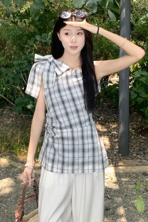 Plus Size Checkered Sleeveless Shirt for Women - Summer French Style Tie-Up Top, Slim Fit, Perfect for Casual Outings and Y2K Fashion