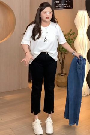 Plus-Size Cigarette Jeans for Women - Flattering Straight-Leg, Elastic Waist, Cropped Design, Versatile Summer Pants for Curvy Figures