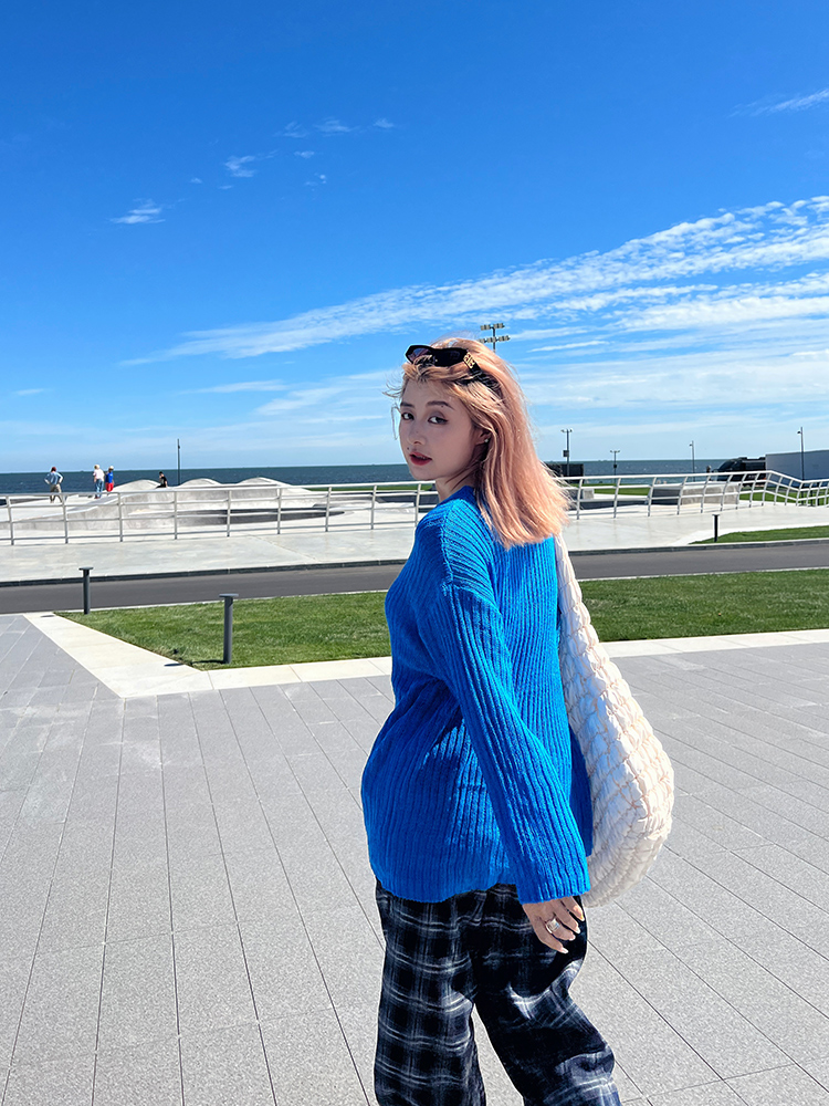 Plus Size Cropped Blue Slouchy Knit Sweater with Asymmetrical Neck - Lazy Style Slimming Fashion for 2024 Plus Size Cropped Blue Slouchy Knit Sweater with Asymmetrical Neck - Lazy Style Slimming Fashion for 2024