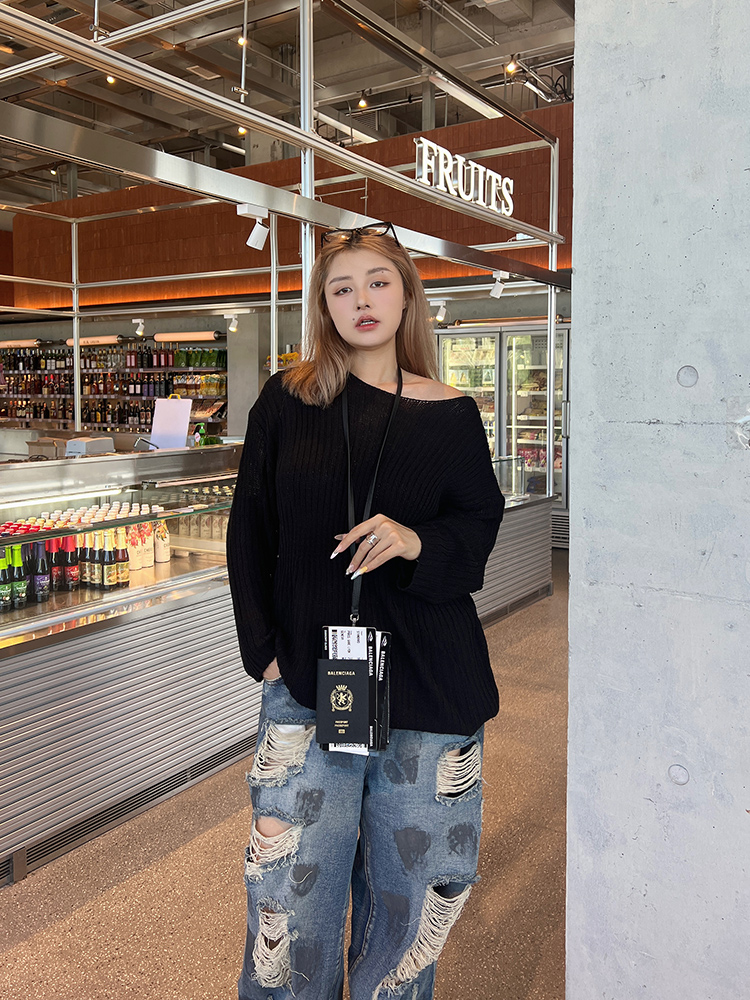 Plus Size Cropped Blue Slouchy Knit Sweater with Asymmetrical Neck - Lazy Style Slimming Fashion for 2024 Plus Size Cropped Blue Slouchy Knit Sweater with Asymmetrical Neck - Lazy Style Slimming Fashion for 2024