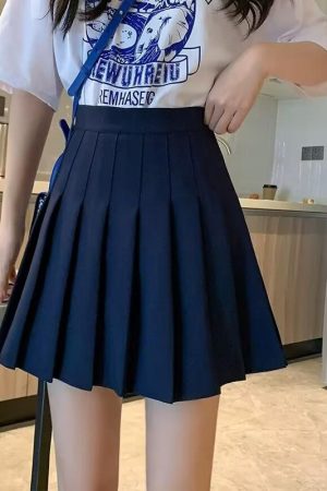 Plus Size Deep Blue High Waist Pleated Skirt for Women, Slimming Anti-Exposure A-Line Design, Stylish Short Skirt for Curvy Girls