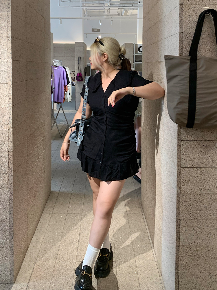 Plus Size Elegant A-Line Little Black Dress, Pleated Chiffon Commuter Style, French-Inspired Design for Effortless Chic Look Plus Size Elegant A-Line Little Black Dress, Pleated Chiffon Commuter Style, French-Inspired Design for Effortless Chic Look