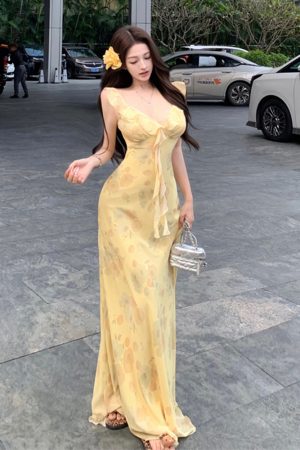 Plus-Size Floral Ruffled Strap Dress for Women - Summer French Style, Waist-Cinching, Elegant Long Dress for Vacation Vibes