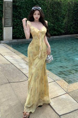 Plus-Size Floral Ruffled Strap Dress for Women - Summer French Style, Waist-Cinching, Elegant Long Dress for Vacation Vibes