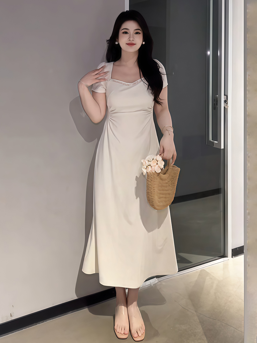 Plus-Size French Hepburn-Style Black Square-Neck Dress for Women - Elegant Summer Little Black Dress for Social Events Plus-Size French Hepburn-Style Black Square-Neck Dress for Women - Elegant Summer Little Black Dress for Social Events