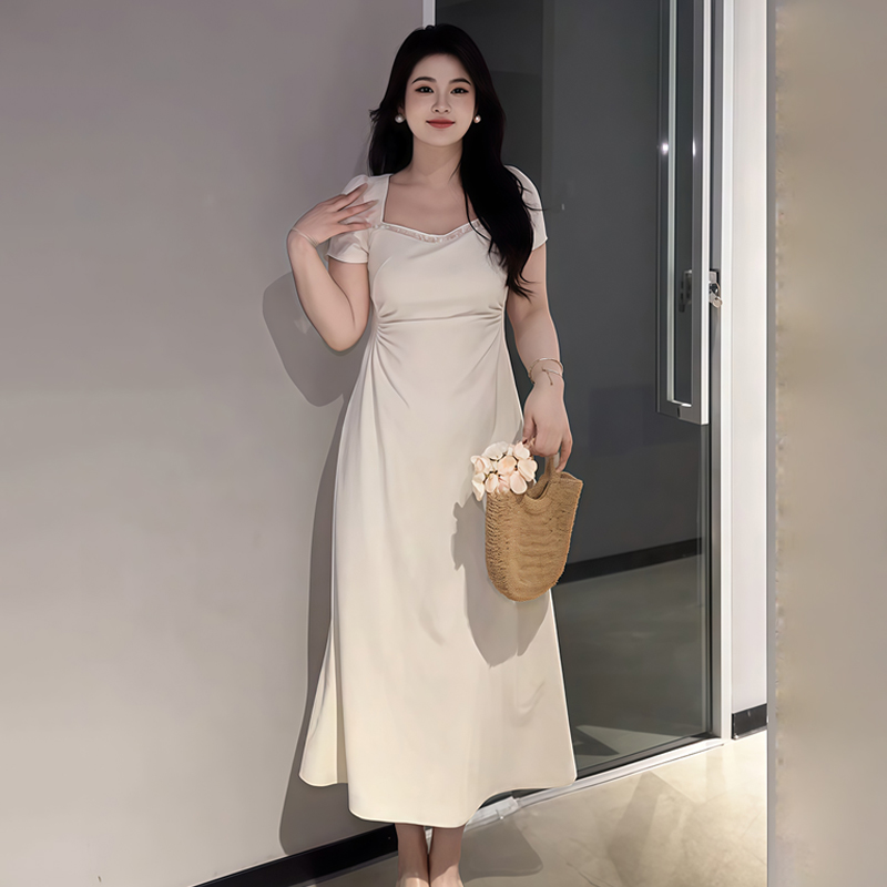 Plus-Size French Hepburn-Style Black Square-Neck Dress for Women - Elegant Summer Little Black Dress for Social Events Plus-Size French Hepburn-Style Black Square-Neck Dress for Women - Elegant Summer Little Black Dress for Social Events