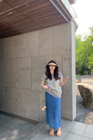 Plus Size Gray Cartoon Print Animal Party T-Shirt - Loose Fit Short Sleeve Top for Casual Style