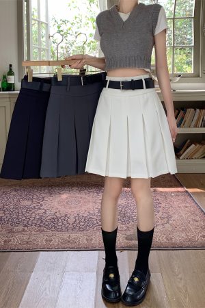 Plus Size Gray College-Style Pleated Skirt for Women, High-Waisted A-Line Short Skirt, Trendy Casual Fashion