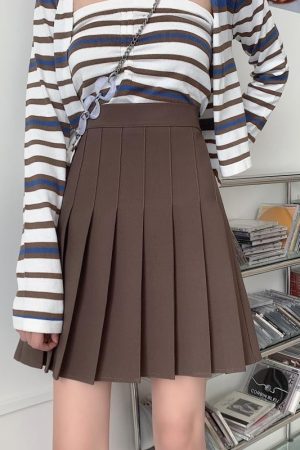 Plus Size Gray High-Waisted A-Line Pleated Skirt for Women - Slimming Short Solid Color Design with Sophisticated Style