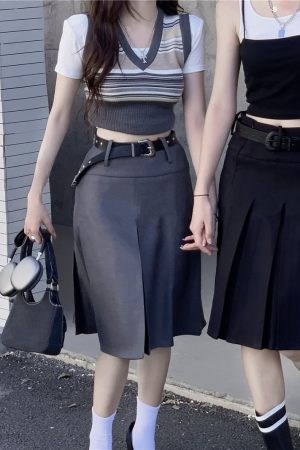 Plus-Size Gray Pleated A-Line Skirt for Women, Mid-Length Korean Style, Slimming College Fashion Design