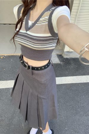 Plus-Size Gray Pleated A-Line Skirt for Women, Mid-Length Korean Style, Slimming College Fashion Design