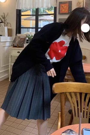 Plus-Size Gray Striped High-Waisted A-Line Mid-Length Pleated Skirt for Women - Summer Fashion Essential