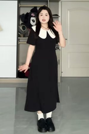 Plus-Size Hepburn-Style Summer Dress with Bellflower Design, Slimming Waist, French Doll Collar, Vintage Tea Dress for Curvy Women