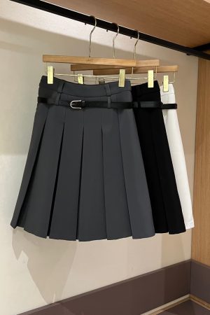 Plus-Size High-End White Pleated A-Line Skirt for Women - Summer College Style Mid-Length Hip-Covering Fashion