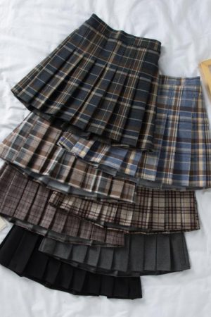 Plus Size High-Waisted A-Line Plaid Wool Pleated Skirt for Autumn Winter - Flattering Short Skirt for Curvy Women and Students