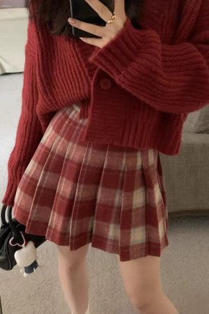 Plus Size High-Waisted A-Line Plaid Wool Pleated Skirt for Autumn Winter - Flattering Short Skirt for Curvy Women and Students