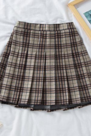 Plus Size High-Waisted A-Line Plaid Wool Pleated Skirt for Autumn Winter - Flattering Short Skirt for Curvy Women and Students