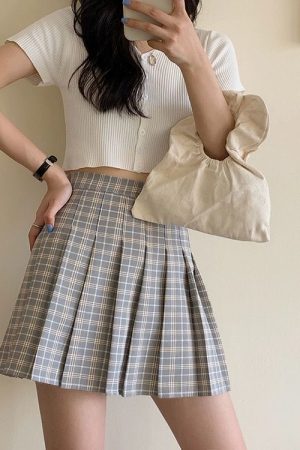 Plus Size High-Waisted A-Line Plaid Wool Pleated Skirt for Autumn Winter - Flattering Short Skirt for Curvy Women and Students