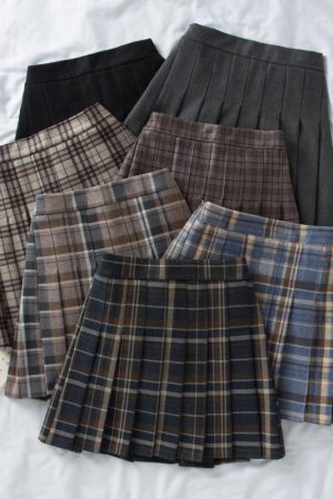 Plus Size High-Waisted A-Line Plaid Wool Pleated Skirt for Autumn Winter - Flattering Short Skirt for Curvy Women and Students