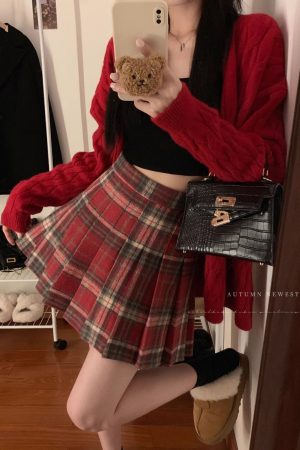 Plus Size High-Waisted A-Line Plaid Wool Pleated Skirt for Autumn Winter - Flattering Short Skirt for Curvy Women and Students