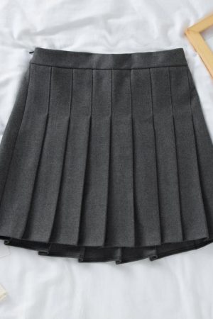 Plus Size High-Waisted A-Line Plaid Wool Pleated Skirt for Autumn Winter - Flattering Short Skirt for Curvy Women and Students