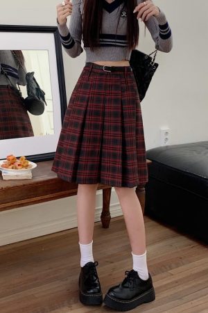 Plus-Size High-Waisted A-Line Pleated Skirt in Red Plaid - Mid-Length, Flattering Design for Spring and Summer Fashion