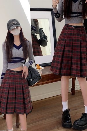Plus-Size High-Waisted A-Line Pleated Skirt in Red Plaid - Mid-Length, Flattering Design for Spring and Summer Fashion