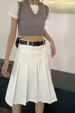 Plus-Size High-Waisted Gray Pleated A-Line Skirt for Women - Mid-Length College Style, Slimming Design for Autumn Fashion