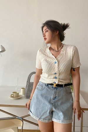 Plus-Size High-Waisted Loose-Fitting Denim Shorts with Rolled Hem - Classic Casual Straight-Leg Style for Everyday Wear
