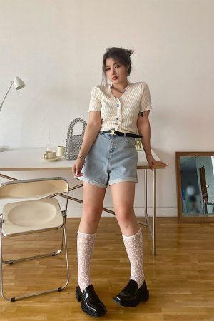 Plus-Size High-Waisted Loose-Fitting Denim Shorts with Rolled Hem - Classic Casual Straight-Leg Style for Everyday Wear