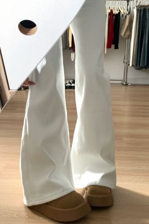 Plus-Size High-Waisted Loose-Fitting Flared Jeans for Women - White, Perfect for Short Individuals, Comfortable Fit